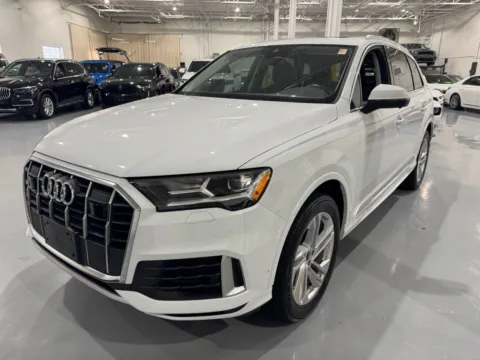 Another view of 2023 Audi Q7 quattro Premium 45 TFSI for sale in Troy, MI at 8-11 Motor Group, Inc.