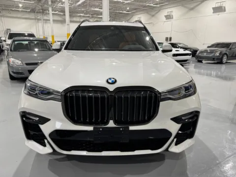 Photos of 2022 BMW X7 M50i for sale in Troy, MI at 8-11 Motor Group, Inc.