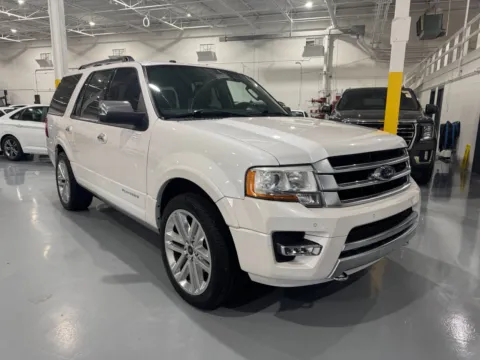 White 2017 Ford Expedition Platinum for sale in Troy, MI