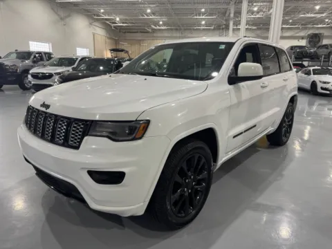 Another view of 2020 Jeep Grand Cherokee Altitude for sale in Troy, MI at 8-11 Motor Group, Inc.