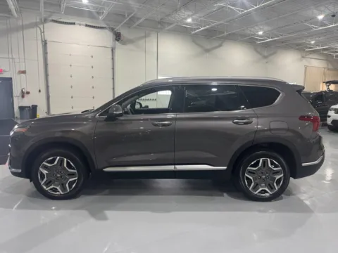 More photos of 2022 Hyundai SANTA FE Plug-In Hyb Limited at 8-11 Motor Group, Inc., MI