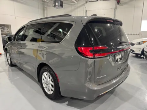 More photos of 2022 Chrysler Pacifica Touring L at 8-11 Motor Group, Inc., MI