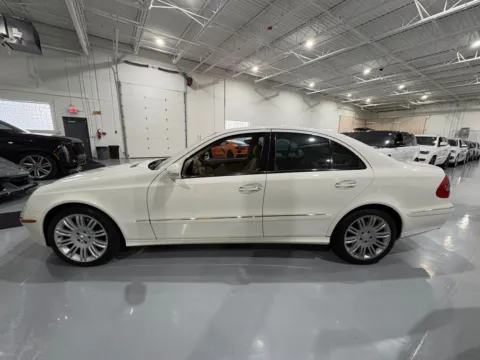 More photos of 2007 Mercedes-Benz E 350 4MATIC at 8-11 Motor Group, Inc., MI