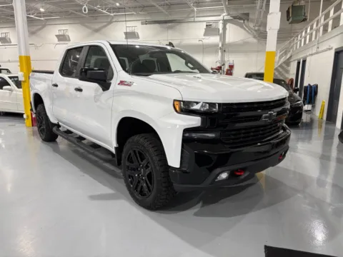 White 2021 Chevrolet Silverado 1500 4WD Crew Cab Short Bed LT Trail Boss for sale in Troy, MI