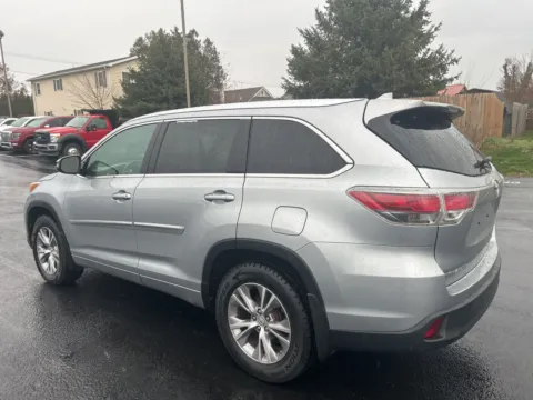 More photos of 2015 Toyota Highlander XLE V6 at Kyner's Auto Sales, Inc., PA