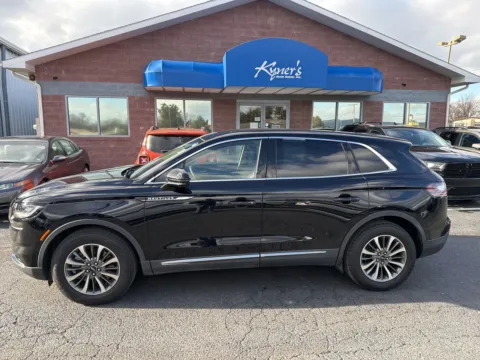 Photos of 2022 Lincoln Nautilus Standard for sale in Chambersburg, PA at Kyner's Auto Sales, Inc.