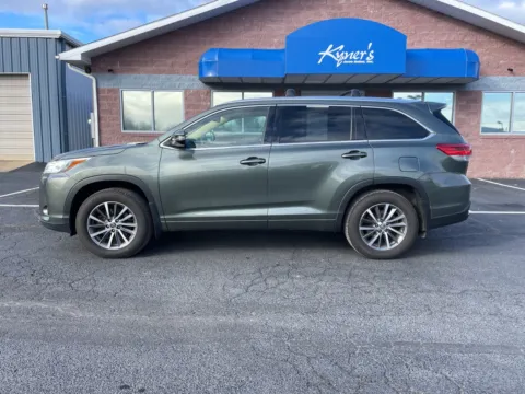 Photos of 2017 Toyota Highlander XLE for sale in Chambersburg, PA at Kyner's Auto Sales, Inc.