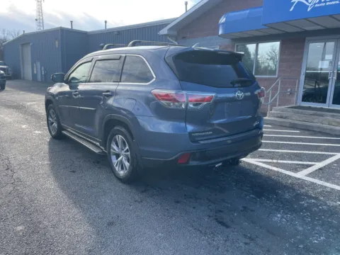 Another view of 2015 Toyota Highlander XLE V6 for sale in Chambersburg, PA at Kyner's Auto Sales, Inc.