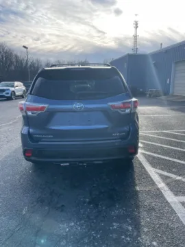 More photos of 2015 Toyota Highlander XLE V6 at Kyner's Auto Sales, Inc., PA