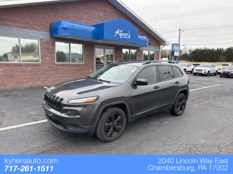 Gray 2016 Jeep Cherokee Altitude for sale in Chambersburg, PA