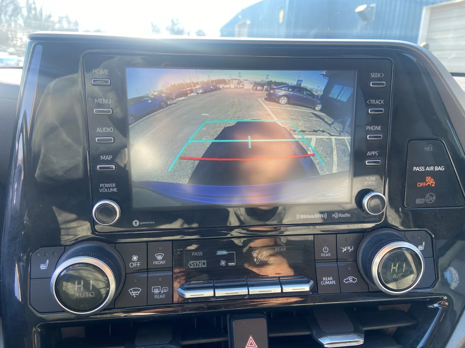 2022 Toyota Highlander Hybrid XLE — photo 24