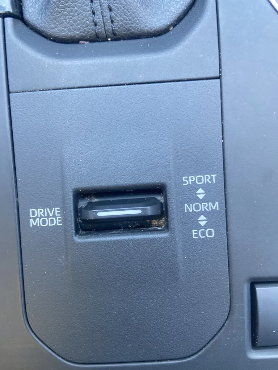 2022 Toyota Highlander Hybrid XLE — photo 21