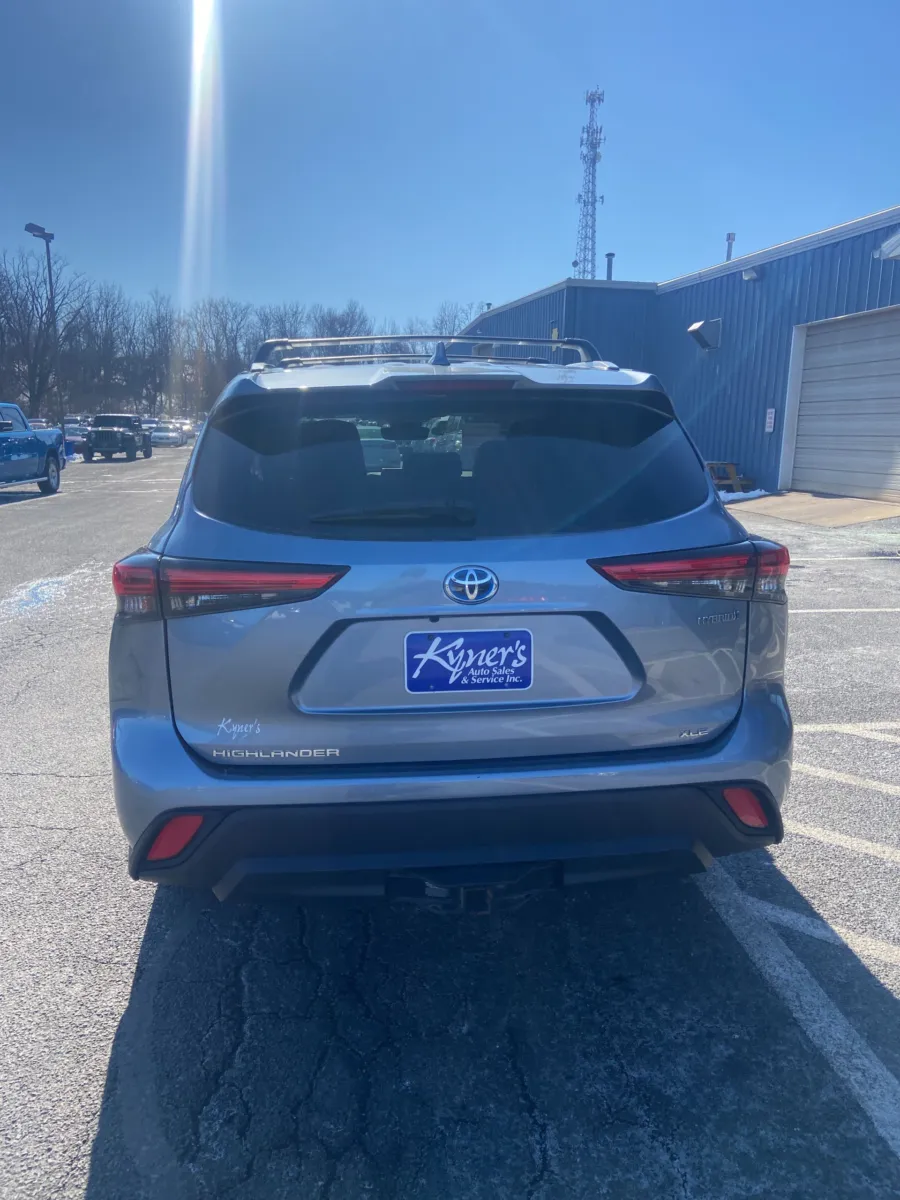 2022 Toyota Highlander Hybrid XLE — photo 5