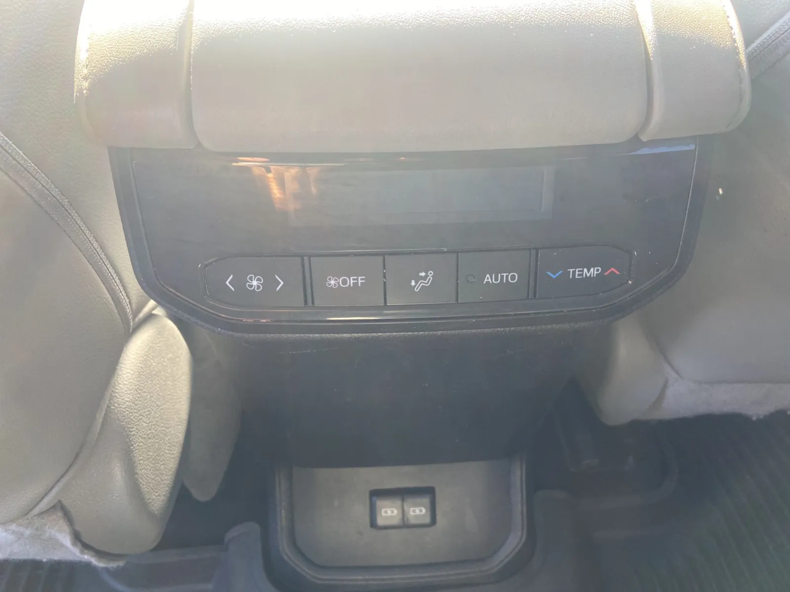 2022 Toyota Highlander Hybrid XLE — photo 16