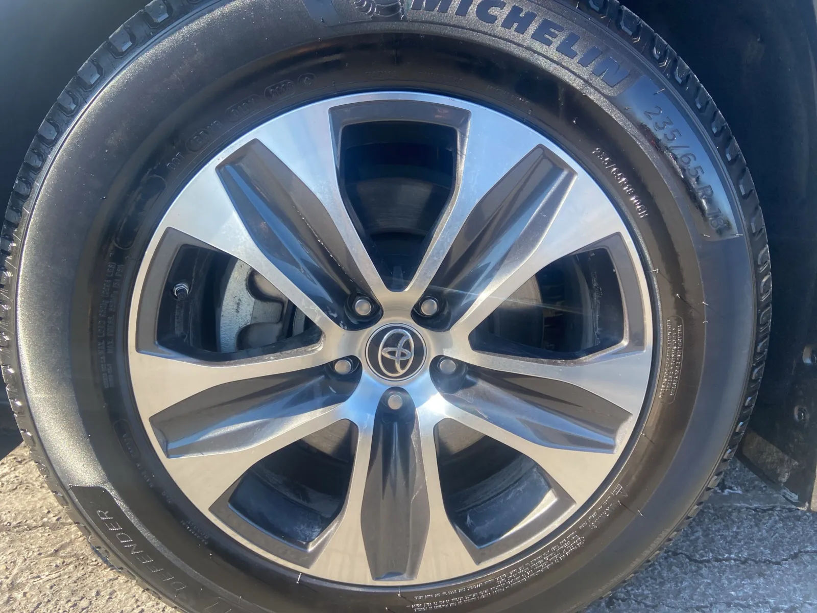 2022 Toyota Highlander Hybrid XLE — photo 10