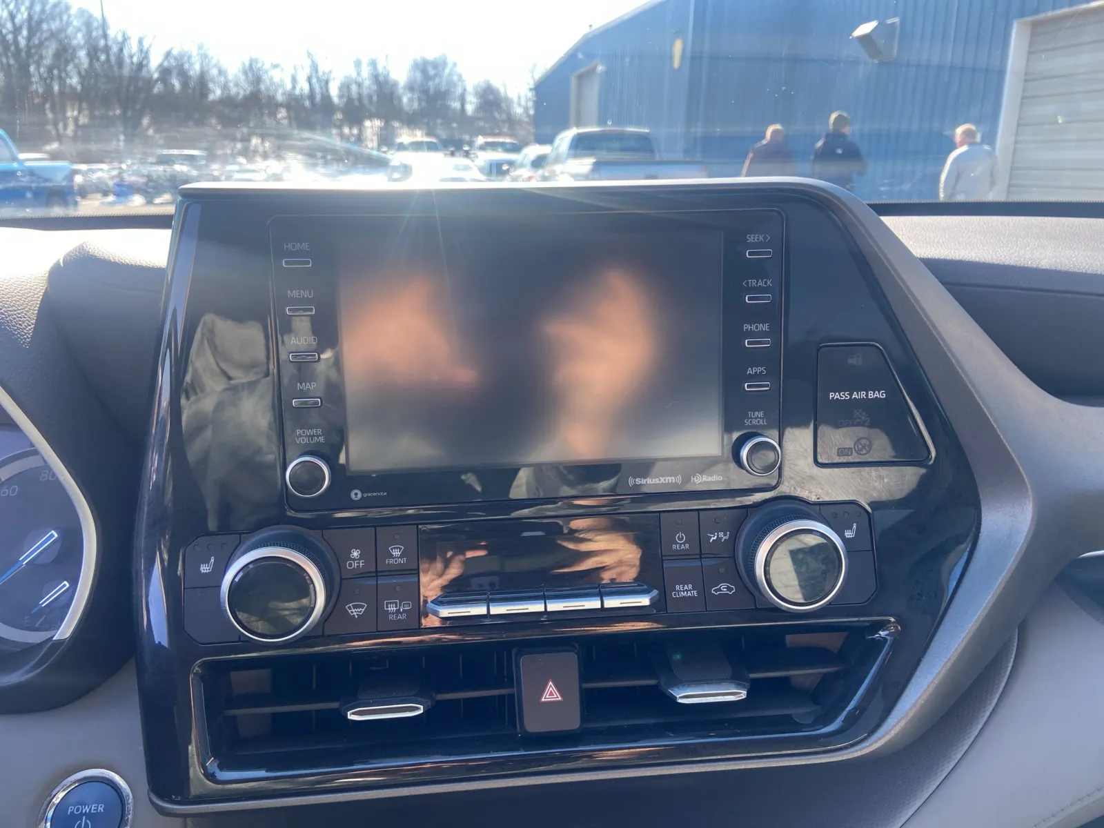 2022 Toyota Highlander Hybrid XLE — photo 23