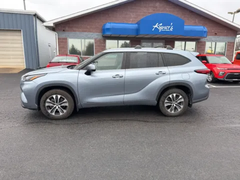 Another view of 2022 Toyota Highlander Hybrid XLE for sale in Chambersburg, PA at Kyner's Auto Sales, Inc.