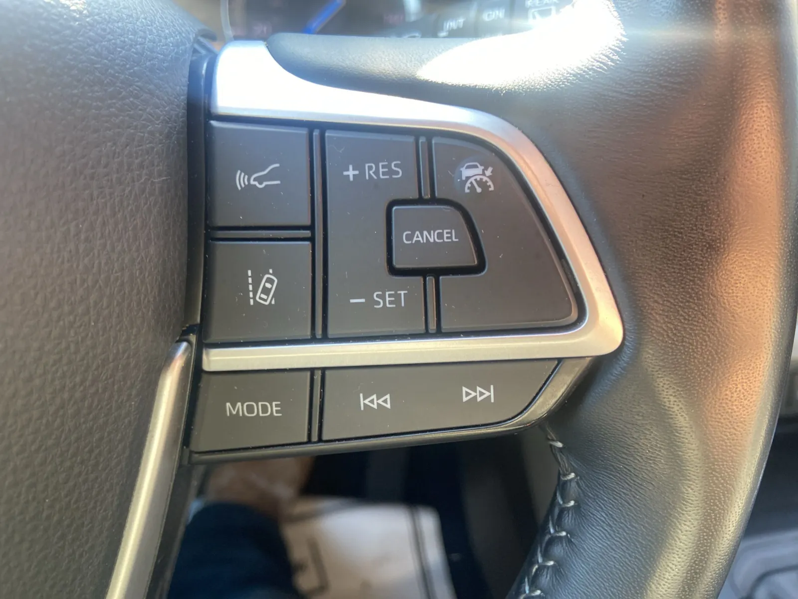 2022 Toyota Highlander Hybrid XLE — photo 26