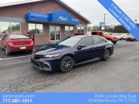 Green 2022 Toyota Camry SE for sale in Chambersburg, PA