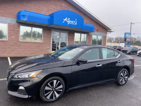 Another view of 2022 Nissan Altima 2.5 SV for sale in Chambersburg, PA at Kyner's Auto Sales, Inc.