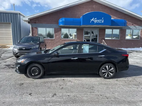 Another view of 2022 Nissan Altima 2.5 SV for sale in Chambersburg, PA at Kyner's Auto Sales, Inc.