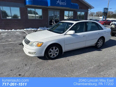 White 2002 Toyota Avalon for sale in Chambersburg, PA