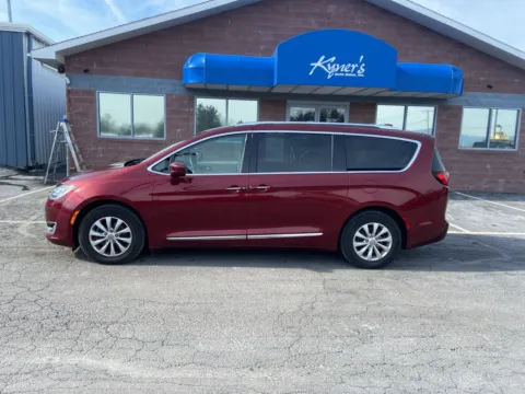Another view of 2018 Chrysler Pacifica Touring L for sale in Chambersburg, PA at Kyner's Auto Sales, Inc.