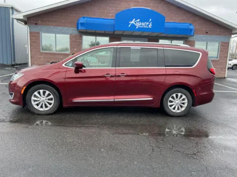 Another view of 2018 Chrysler Pacifica Touring L for sale in Chambersburg, PA at Kyner's Auto Sales, Inc.