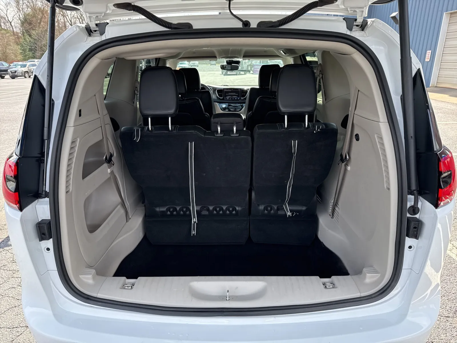 2024 Chrysler Pacifica Touring L - Photo 17