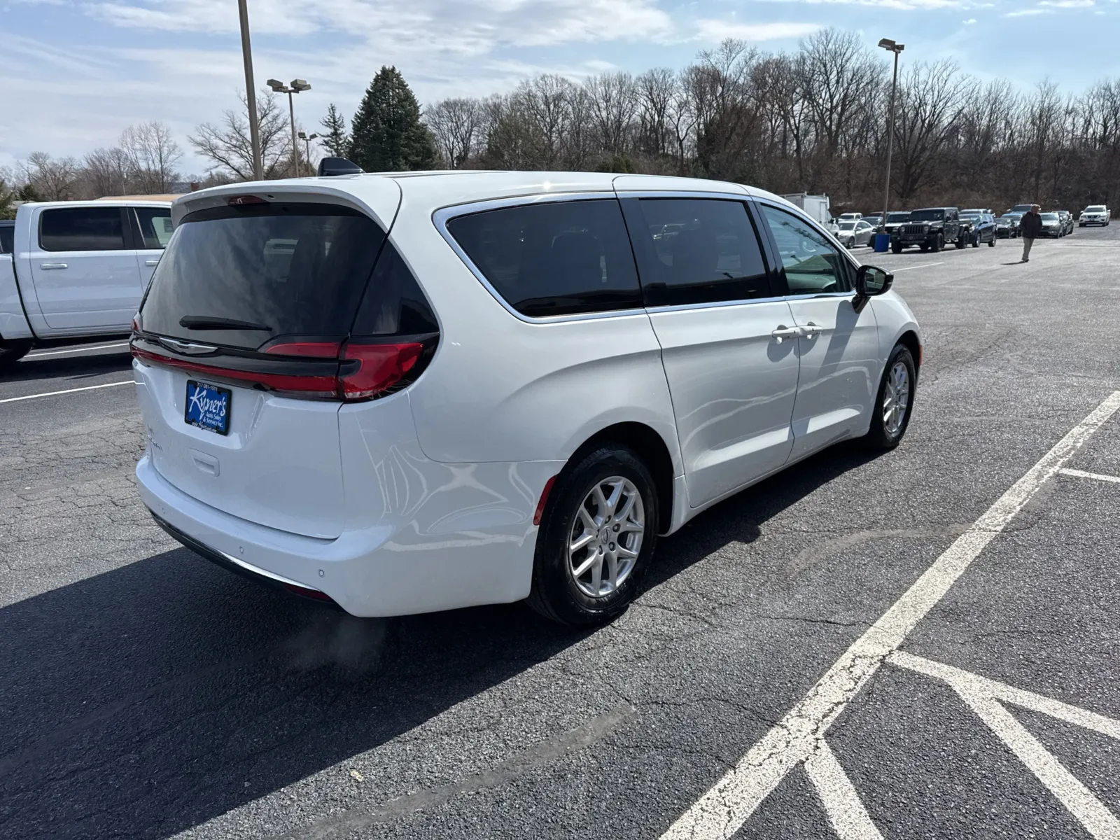 2024 Chrysler Pacifica Touring L - Photo 6