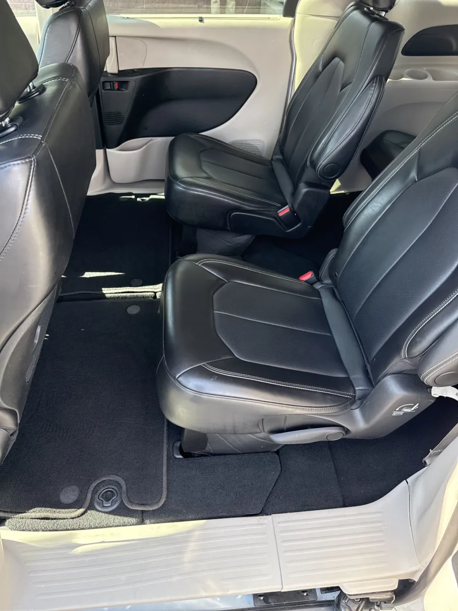2024 Chrysler Pacifica Touring L - Photo 15