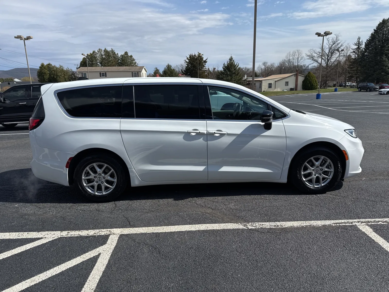2024 Chrysler Pacifica Touring L - Photo 7
