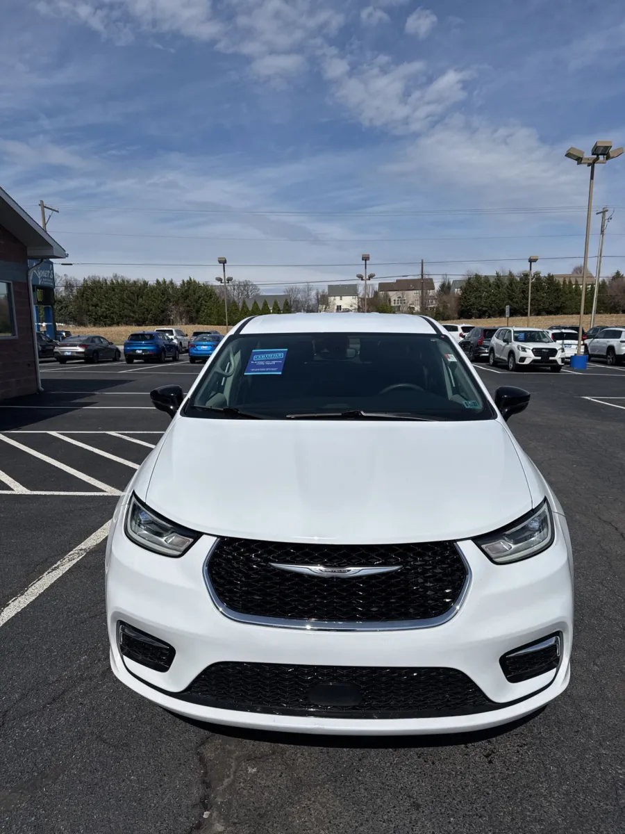 2024 Chrysler Pacifica Touring L - Photo 9