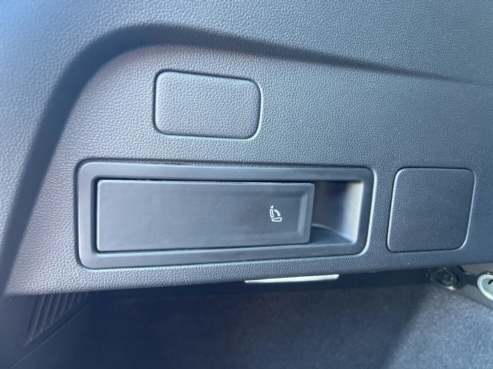 2022 Volkswagen Tiguan 2.0T SE — photo 29