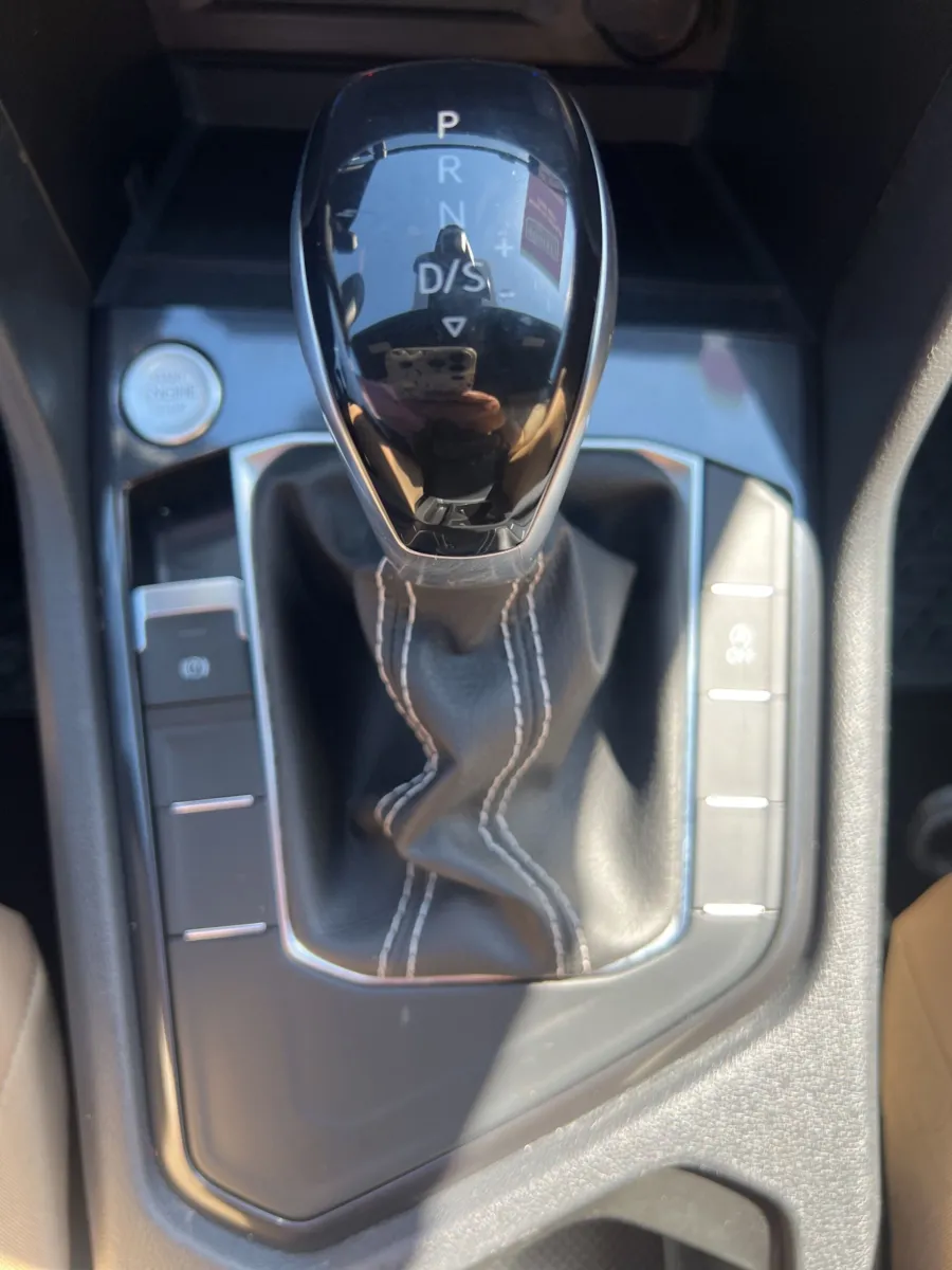 2022 Volkswagen Tiguan 2.0T SE — photo 19