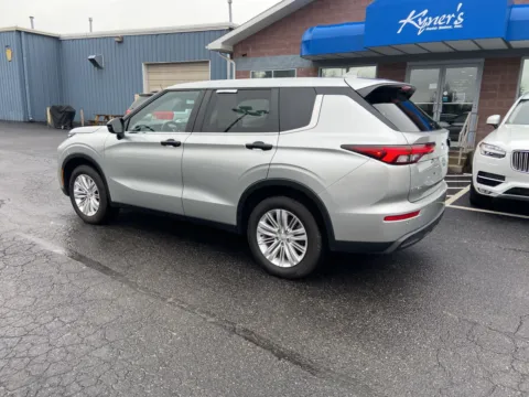 More photos of 2024 Mitsubishi Outlander ES at Kyner's Auto Sales, Inc., PA