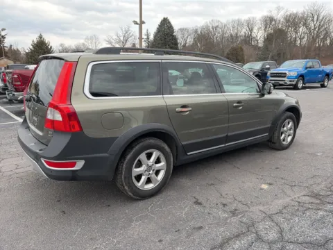 More photos of 2010 Volvo XC70 3.2 at Kyner's Auto Sales, Inc., PA