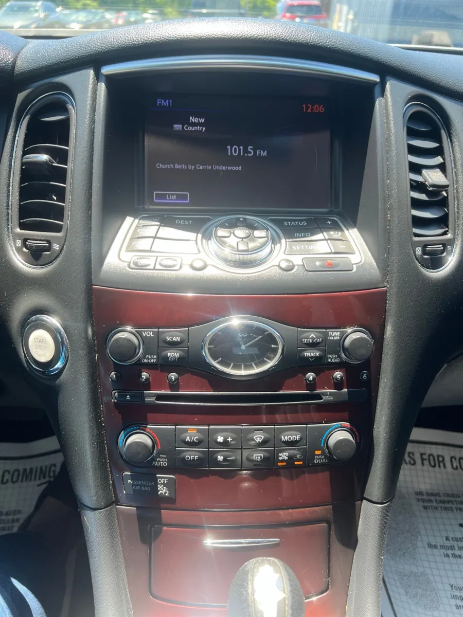 2017 INFINITI QX50 Base — photo 16