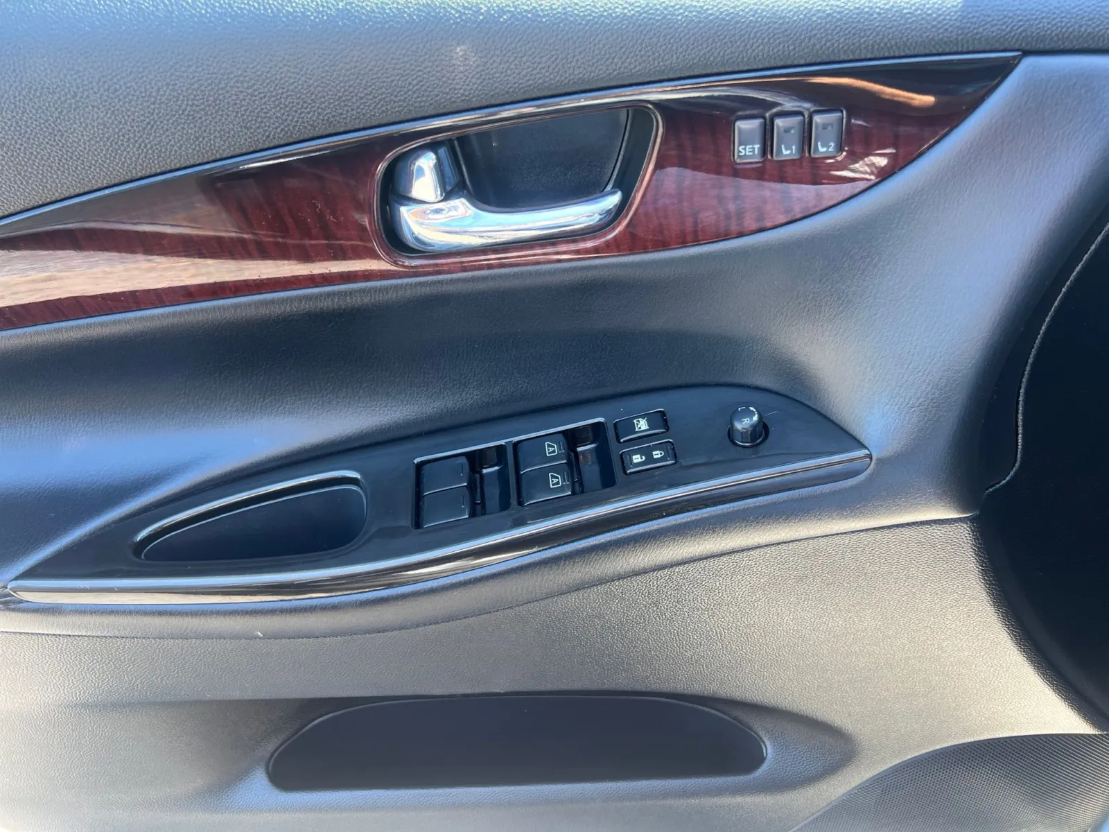 2017 INFINITI QX50 Base — photo 23