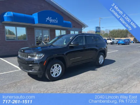 Black 2023 Jeep Grand Cherokee Laredo for sale in Chambersburg, PA