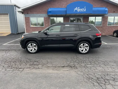 Another view of 2021 Volkswagen Atlas 2.0T SE w/Technology for sale in Chambersburg, PA at Kyner's Auto Sales, Inc.