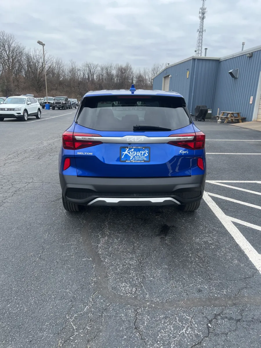 2023 Kia Seltos LX — photo 5