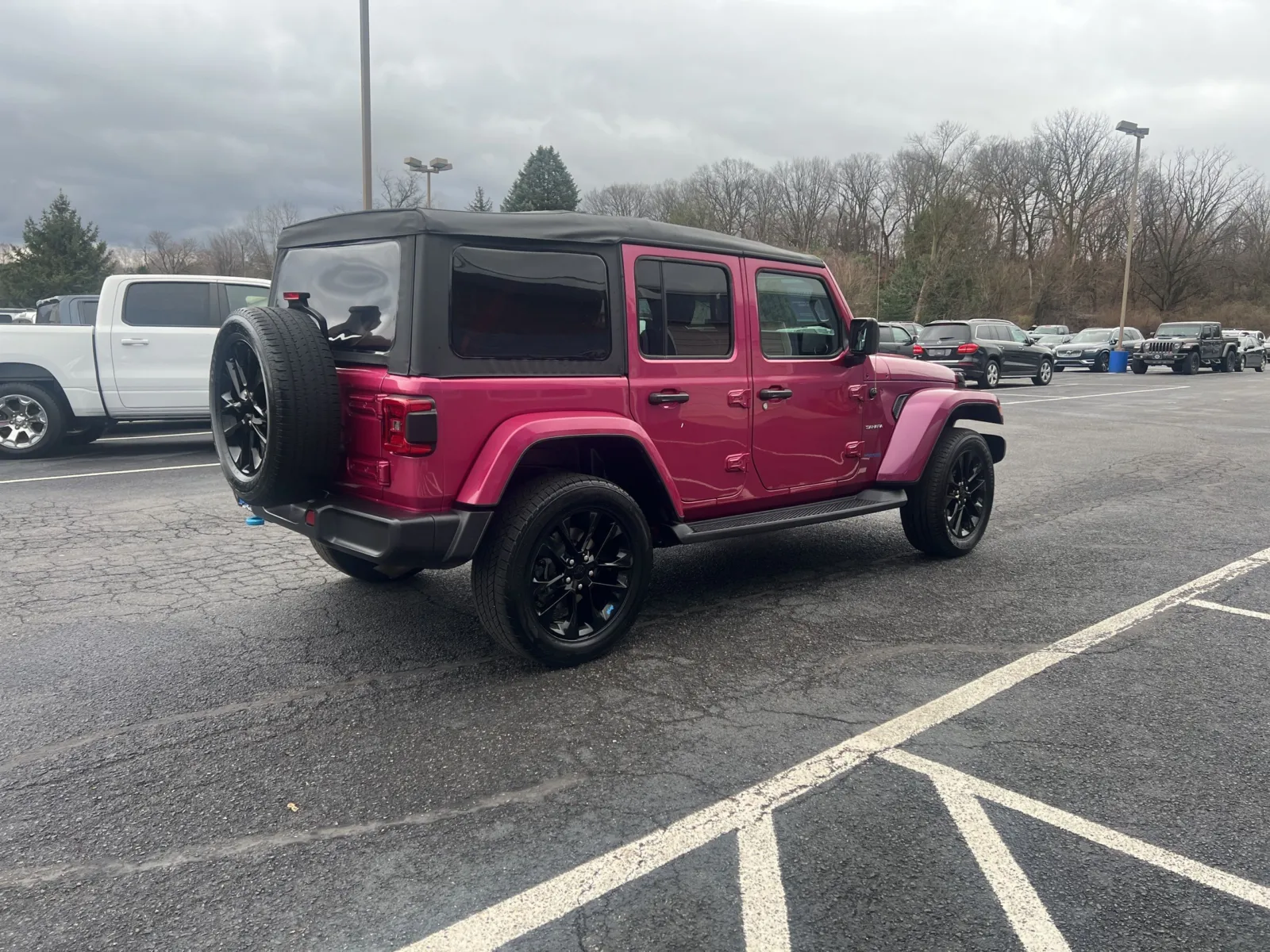 2022 Jeep Wrangler Unlimited Sahara 4xe — photo 5