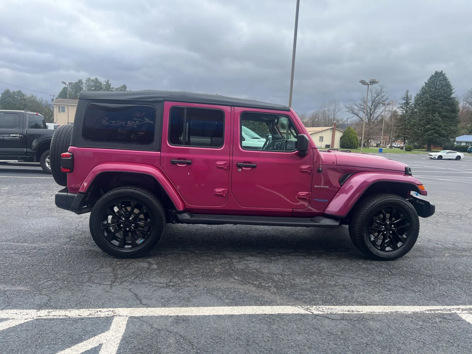 2022 Jeep Wrangler Unlimited Sahara 4xe — photo 6