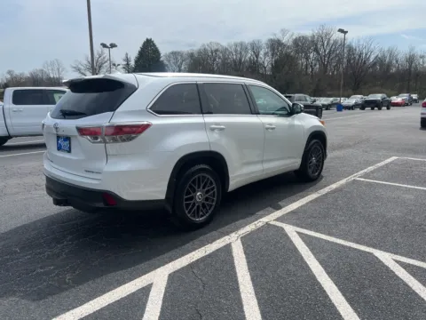 More photos of 2015 Toyota Highlander Limited at Kyner's Auto Sales, Inc., PA