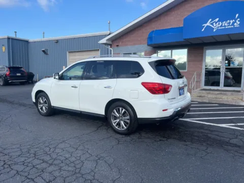 More photos of 2019 Nissan Pathfinder SL at Kyner's Auto Sales, Inc., PA