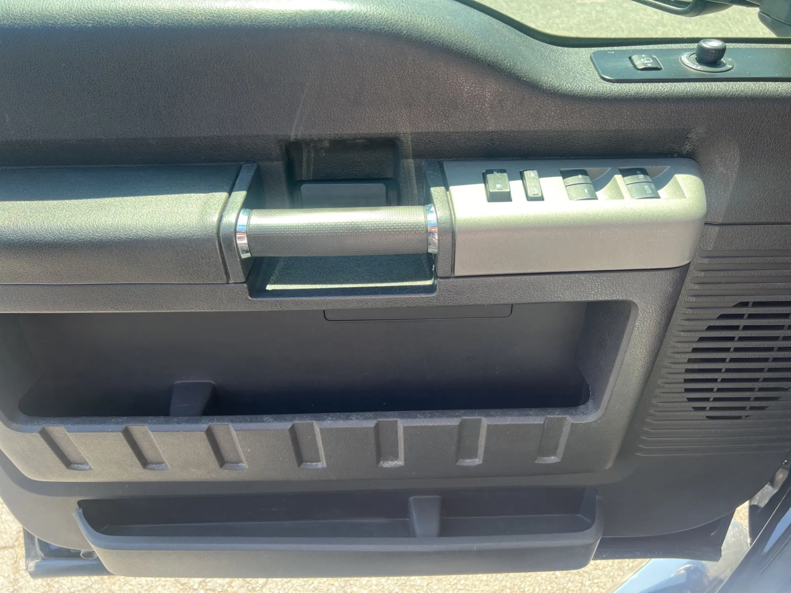 2016 Ford F-250SD Lariat — photo 23