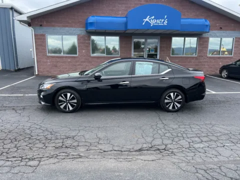 Another view of 2022 Nissan Altima 2.5 SV for sale in Chambersburg, PA at Kyner's Auto Sales, Inc.