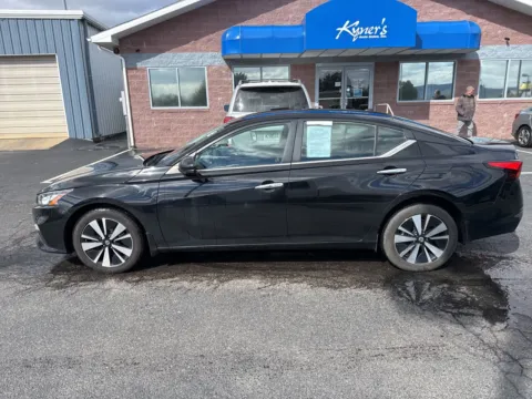 Another view of 2022 Nissan Altima 2.5 SV for sale in Chambersburg, PA at Kyner's Auto Sales, Inc.