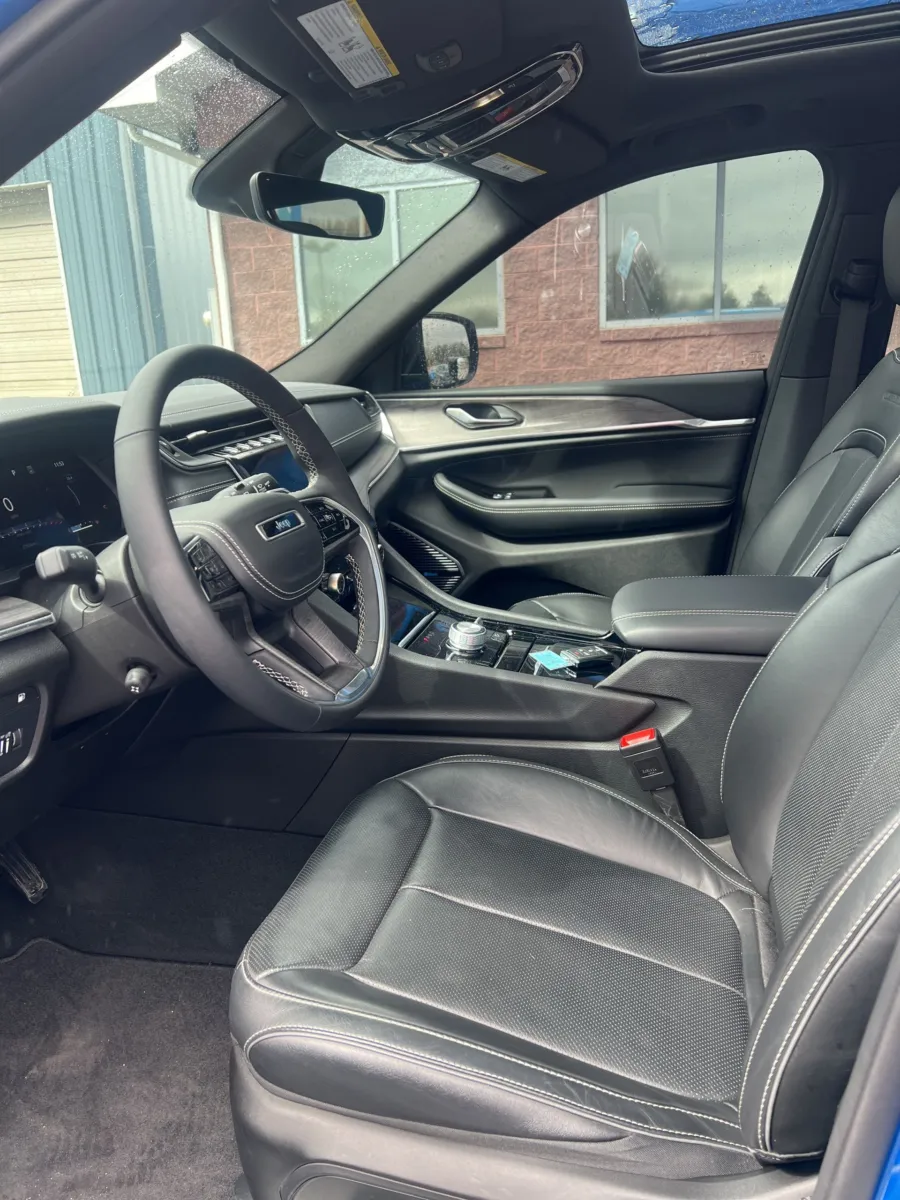 2024 Jeep Grand Cherokee Overland 4xe — photo 13